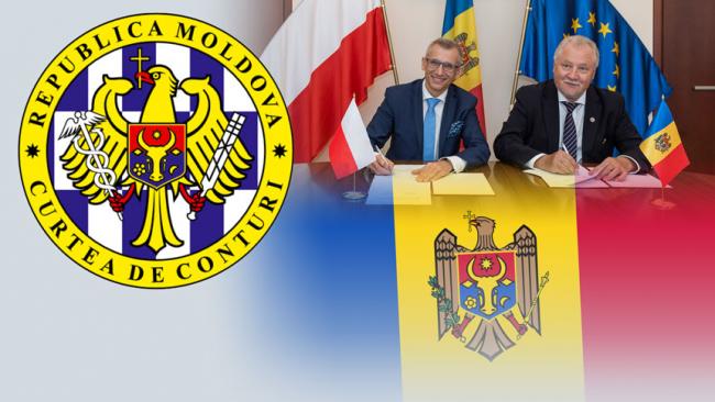 Flaga Mołdawii i logo Trybunału Obrachunkowego Mołdawii, Prezes NIK Krzysztof Kwiatkowski i Prezes Trybunału Obrachunkowego Mołdawii Veaceslava Untila podpisują porozumienie