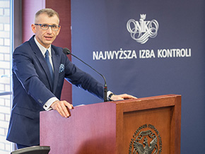 Prezes NIK Krzysztof Kwiatkowski przemawia na konferencji 