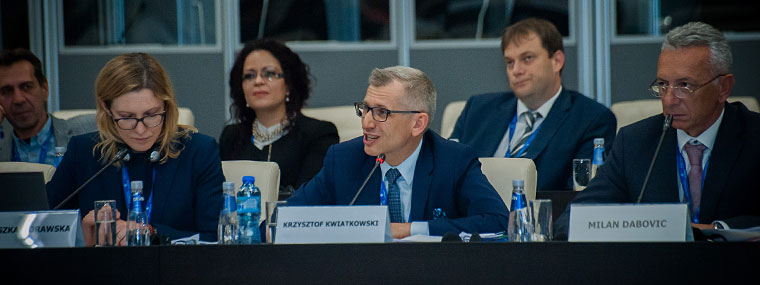 Prezes NIK Krzysztof Kwiatkowski przemawia do uczestników konferencji